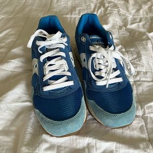 Sauciny 500 Shadow. Blue and white. Size 9. Gum.